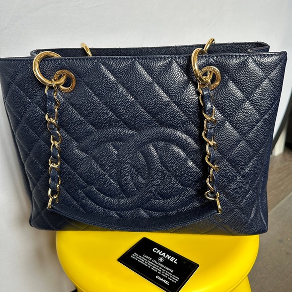 Chanel Grand Chain Blue Shopping Tote - Picture 6 of 6